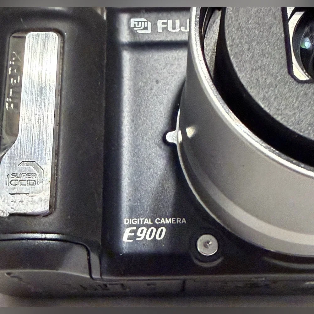 FUJIFILM FUJI E900 FINEPIX Digital Camera 9MP tested Working